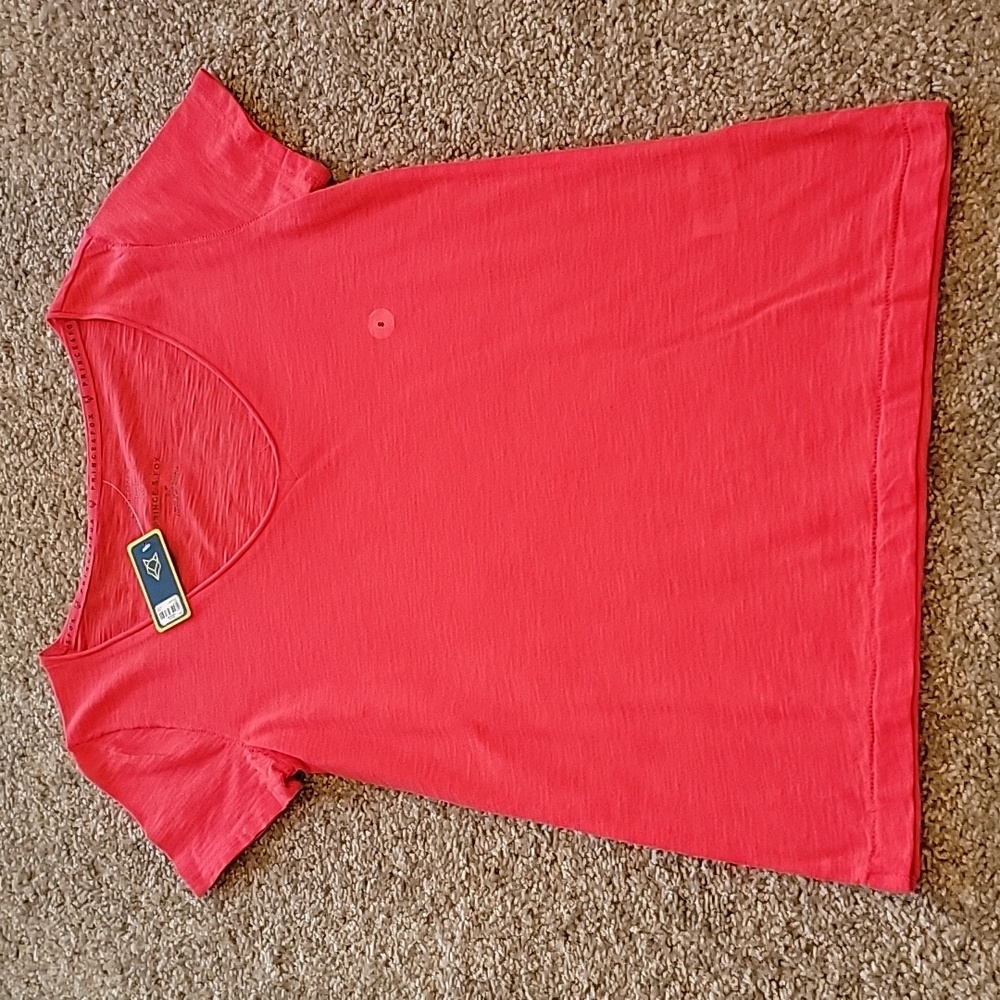 BRAND NEW, Prince & Fox brand v-neck short sleeve shirt
